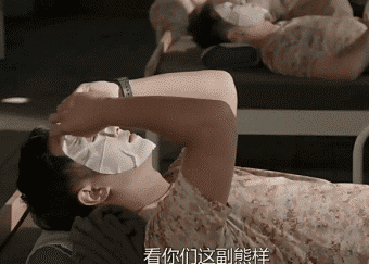  熱血動漫也可滿滿的膠原蛋白 不管在哪都不忘敷面膜 