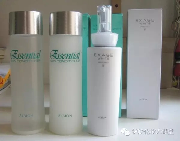  不同膚質(zhì)保濕要做到潤而不膩 這些科普不得不學(xué) 