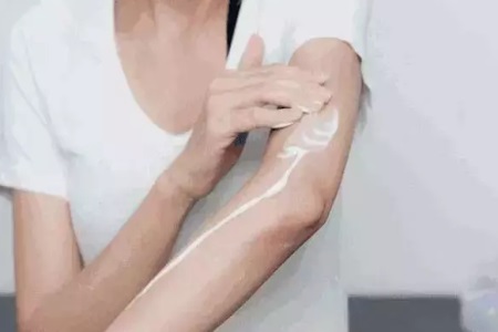 除了面部護理，女性更需要注重身體護理，能提升氣質(zhì)