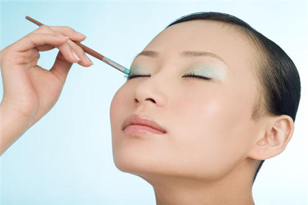 快速學(xué)習(xí)美白方法都有哪些，美背美容變白的秘密在這里