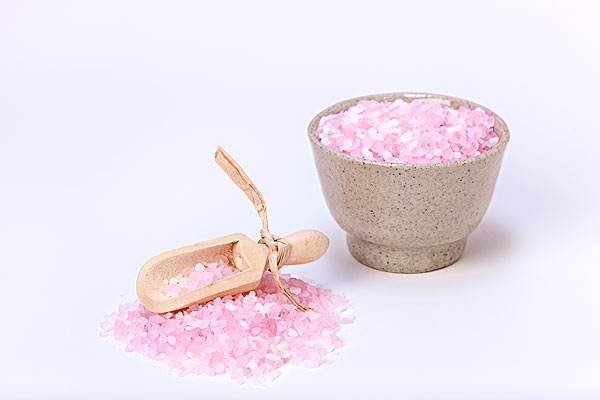 泡澡浴鹽的正確使用方法是怎樣的?浴鹽泡澡有什么作用?