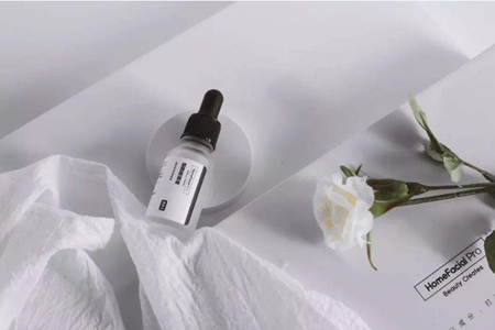 煙酰胺原液對(duì)皮膚的作用，煙酰胺護(hù)膚品的正確使用方法