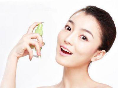 防曬噴霧和防曬霜哪個效果好？兩者有什么區別？