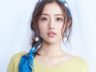 網(wǎng)絡語卡粉是什么意思？女生化妝總是卡粉的四大原因