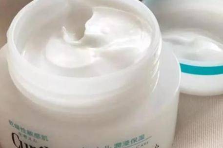 四款不同護(hù)膚品牌對補(bǔ)水保濕的測評 經(jīng)濟(jì)實惠又護(hù)膚效果好-易網(wǎng)健康養(yǎng)生網(wǎng) 四款不同護(hù)膚品牌對補(bǔ)水保濕的測評 經(jīng)濟(jì)實惠又護(hù)膚效果好