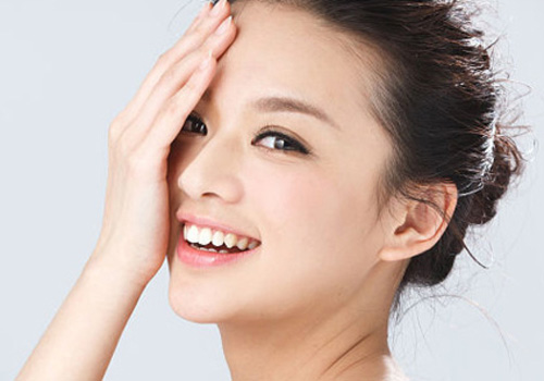 眼角皺紋多該怎么去除？試試這4個(gè)去皺方法