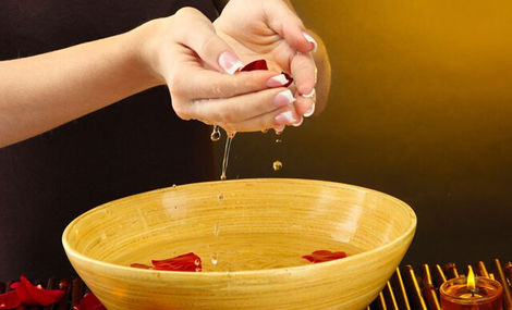 如何進(jìn)行手部保養(yǎng) 女人手部保養(yǎng)方法-易網(wǎng)健康養(yǎng)生網(wǎng) 如何進(jìn)行手部保養(yǎng) 女人手部保養(yǎng)方法