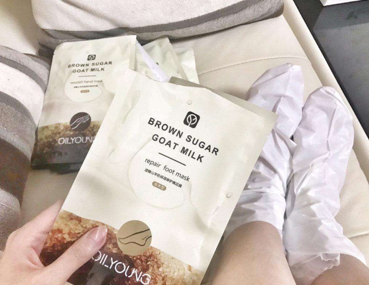 敷爾佳黑膜真的比白膜好用嗎？敷爾佳黑膜和白膜有什么區別？
