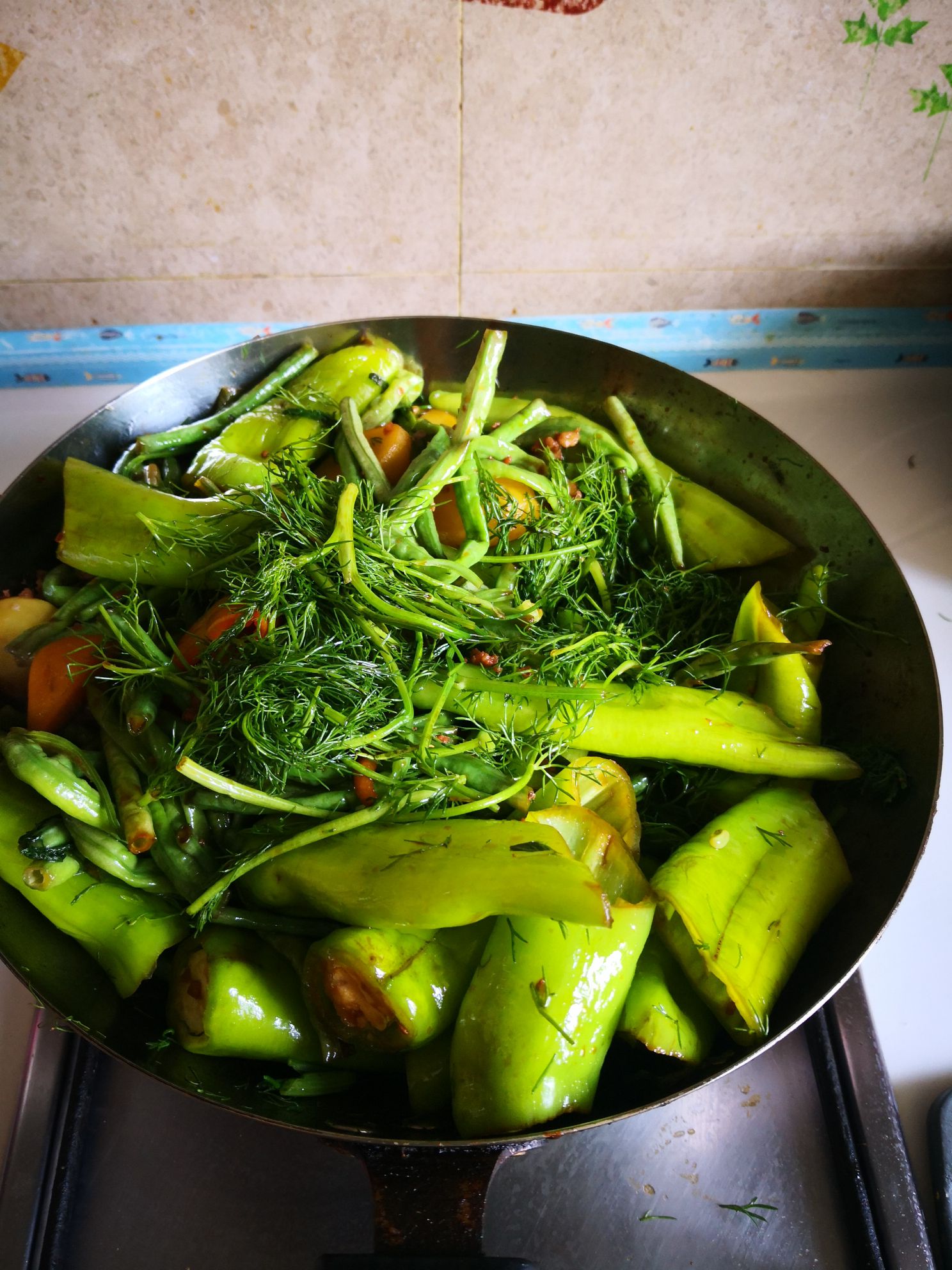 葷香豇豆烀咸菜的做法-家常味燉菜譜