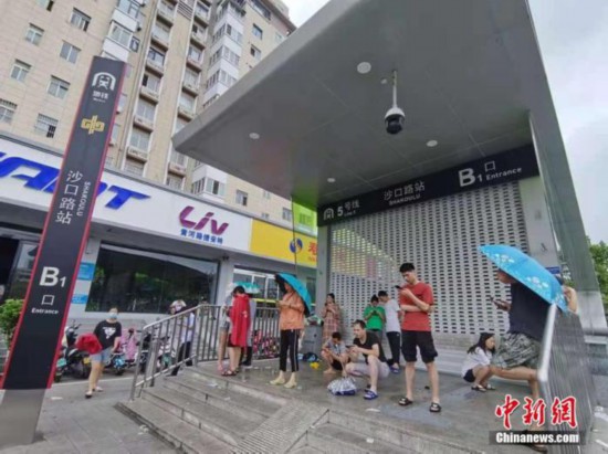 官方一周內(nèi)多次強調(diào)非常情況下，地鐵該停就停
