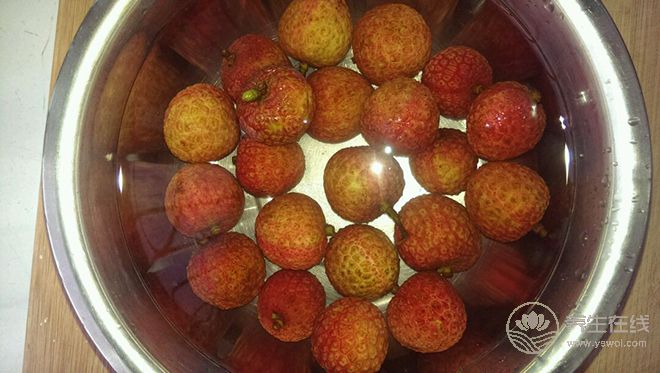 夏季是荔枝的季節(jié),怎么吃荔枝不上火? 夏季是荔枝的季節(jié),怎么吃荔枝不上火?