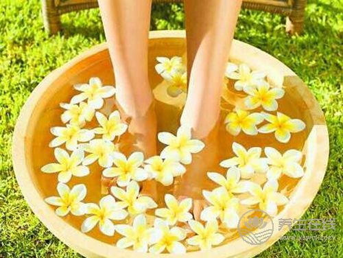 夏天可以用熱水泡腳嗎?夏天泡腳應注意什么? 夏天可以用熱水泡腳嗎?夏天泡腳應注意什么?