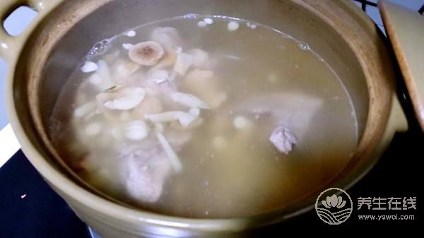 夏季潤肺止咳 推薦幾款無花果食譜-易網健康<a href=http://www.aoa7937.com/jkys/ target=_blank class=infotextkey>養生</a>網 夏季潤肺止咳 推薦幾款無花果食譜