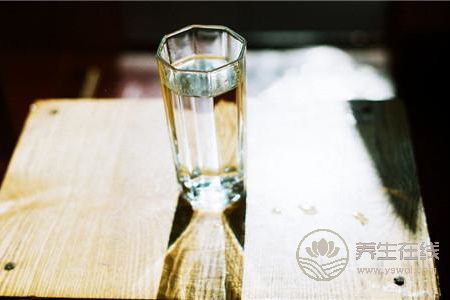大暑要預(yù)防哪些疾病發(fā)生?大暑如何祛濕解暑?-易網(wǎng)<a href=http://www.aoa7937.com/ target=_blank class=infotextkey>健康養(yǎng)生</a>網(wǎng) 大暑要預(yù)防哪些疾病發(fā)生?大暑如何祛濕解暑?