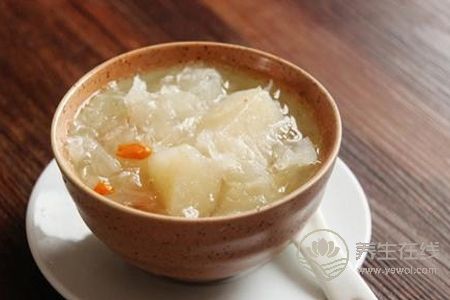 霜降有哪些養生食譜?霜降潤肺健脾的銀耳雪梨粥做法是什么?