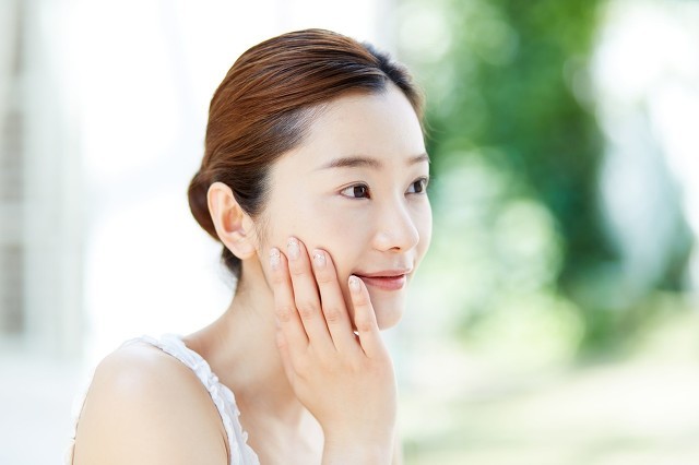 夏天防曬必不可少 你為什么看起來這么老?-易網<a href=http://www.aoa7937.com/ target=_blank class=infotextkey>健康養生</a>網 夏天防曬必不可少 你為什么看起來這么老?