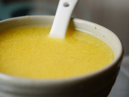 秋季最適合寶寶的輔食食譜,爸媽趕緊學(xué)起來吧-易網(wǎng)<a href=http://www.aoa7937.com/ target=_blank class=infotextkey>健康養(yǎng)生</a>網(wǎng) 秋季最適合寶寶的輔食食譜,爸媽趕緊學(xué)起來吧