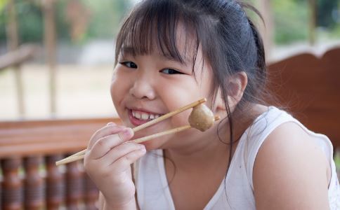 近視治療 眼科專家 孩子近視 激光治療近視眼 眼底出血