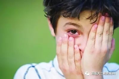 過敏性結(jié)膜炎是怎么回事?為什么久治不愈呢?