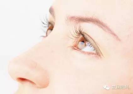 眼眶眉弓脹，小心是青光眼早期癥狀