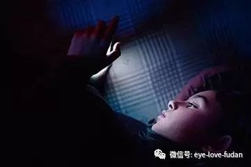 深夜手機(jī)黨的危害知多少？