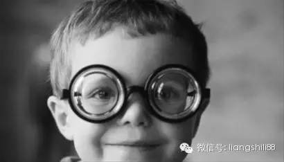 高度近視會引起的那些并發(fā)癥? 高度近視會引起的那些并發(fā)癥?