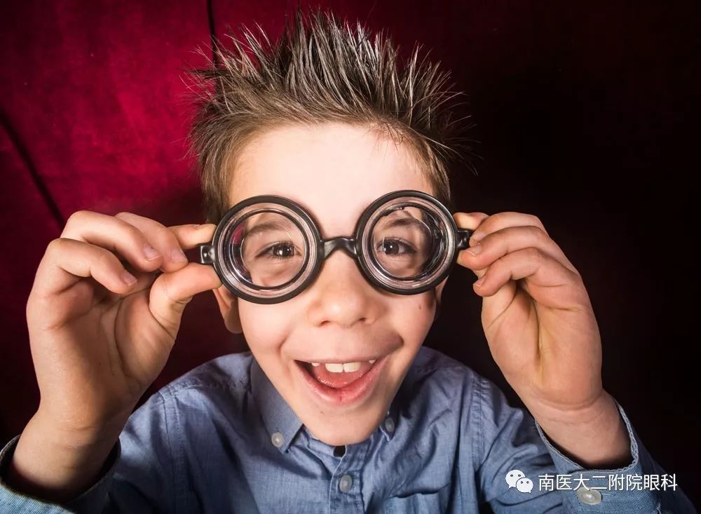 戴眼鏡的幾個誤區，你知道多少？