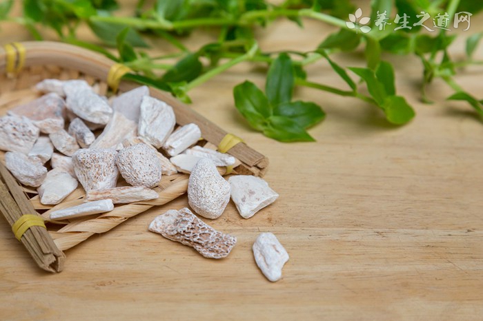 蛇含的藥用價(jià)值_蛇含的副作用