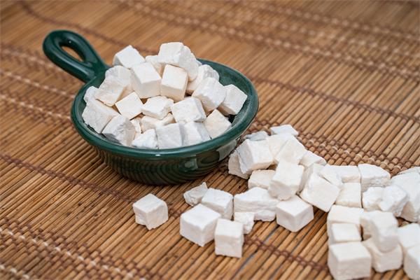 白扁豆和薏米哪個祛濕效果好?白扁豆和茯苓除濕效果哪個好-易網健康<a href=http://www.aoa7937.com/jkys/ target=_blank class=infotextkey>養生</a>網 白扁豆和薏米哪個祛濕效果好?白扁豆和茯苓除濕效果哪個好