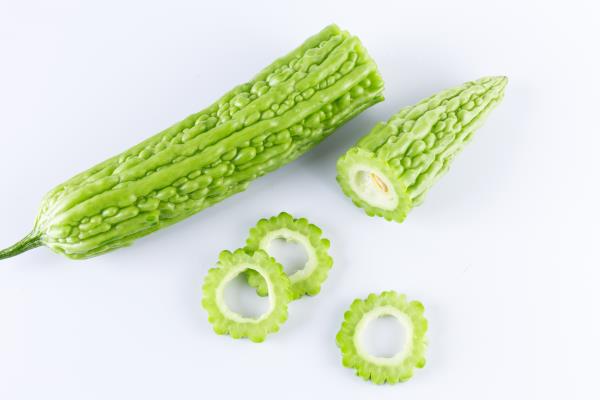 苦瓜加什么減肥最快,苦瓜減肥吃法-易網(wǎng)健康<a href=http://www.aoa7937.com/jkys/ target=_blank class=infotextkey>養(yǎng)生</a>網(wǎng) 苦瓜加什么減肥最快,苦瓜減肥吃法