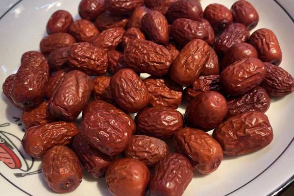 當(dāng)歸和紅棗一起煮有什么效果-易網(wǎng)健康養(yǎng)生網(wǎng) 當(dāng)歸和紅棗一起煮有什么效果