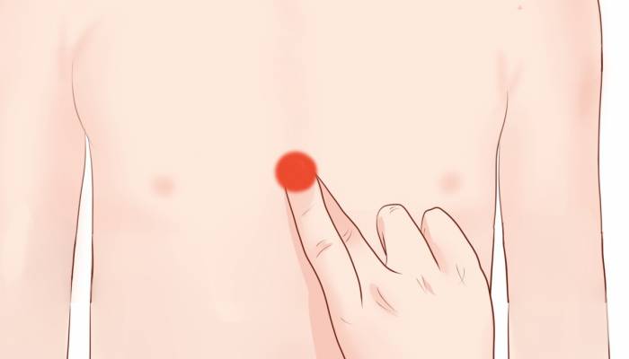 胸口中間是什么穴位 正常人膻中按壓會(huì)疼嗎-易網(wǎng)<a href=http://www.aoa7937.com/ target=_blank class=infotextkey>健康養(yǎng)生</a>網(wǎng) 胸口中間是什么穴位 正常人膻中按壓會(huì)疼嗎