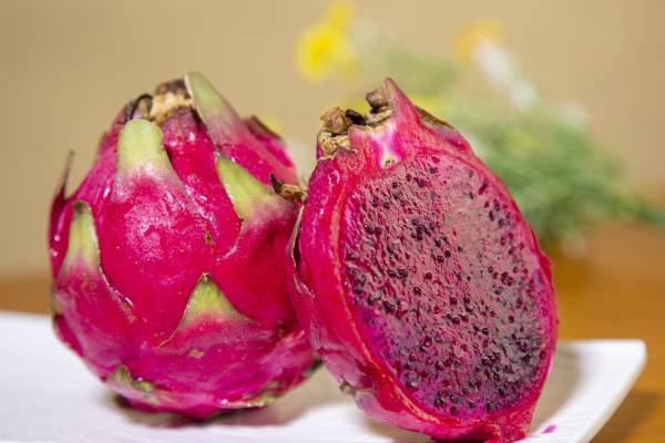 火龍果吃多了會上火嗎 吃火龍果的好處和注意事項