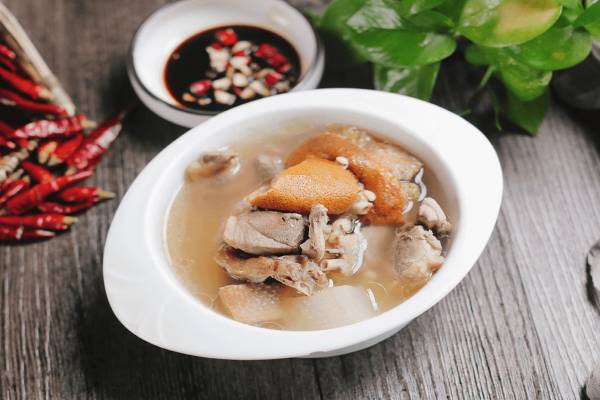 吃鴨肉上火的還是下火的 吃鴨肉需要注意什么-易網健康<a href=http://www.aoa7937.com/jkys/ target=_blank class=infotextkey>養生</a>網 吃鴨肉上火的還是下火的 吃鴨肉需要注意什么