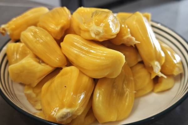 菠蘿蜜剝開過夜了還能吃嗎 判斷菠蘿蜜是否可繼續食用