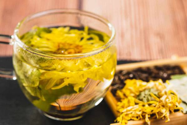 肝火旺濕氣重喝什么茶好 肝火旺濕氣重的原因