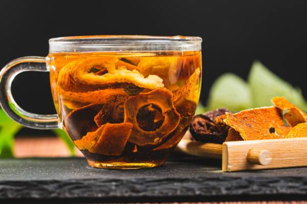 山楂泡水有什么功效和作用 山楂泡水有什么禁忌-易網<a href=http://www.aoa7937.com/ target=_blank class=infotextkey>健康養生</a>網 山楂泡水有什么功效和作用 山楂泡水有什么禁忌