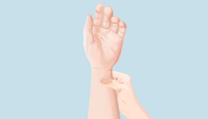 手腕上有什么穴位 手腕疼按什么穴-易網健康<a href=http://www.aoa7937.com/jkys/ target=_blank class=infotextkey>養生</a>網 手腕上有什么穴位 手腕疼按什么穴