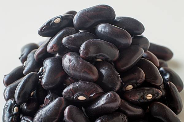 黑豆泡醋的功效 黑豆泡醋的注意事項