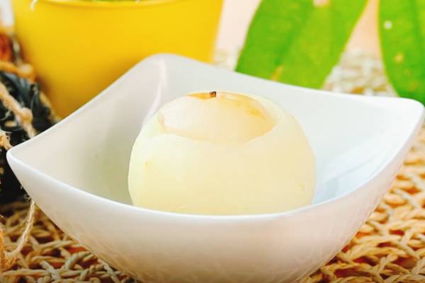 梨和什么煮水止咳潤肺 梨的養(yǎng)生食譜-易網(wǎng)<a href=http://www.aoa7937.com/ target=_blank class=infotextkey>健康養(yǎng)生</a>網(wǎng) 梨和什么煮水止咳潤肺 梨的養(yǎng)生食譜