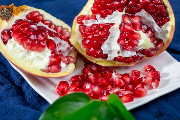 吃石榴有什么好處和功效 吃石榴的注意事項(xiàng)